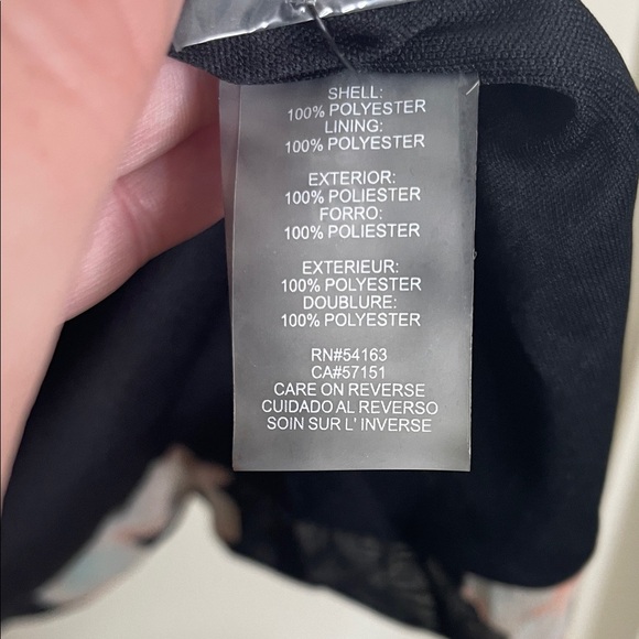 Calvin Klein Women's Sleeveless Floral Blouse - Black and Cream - Picture 5 of 6